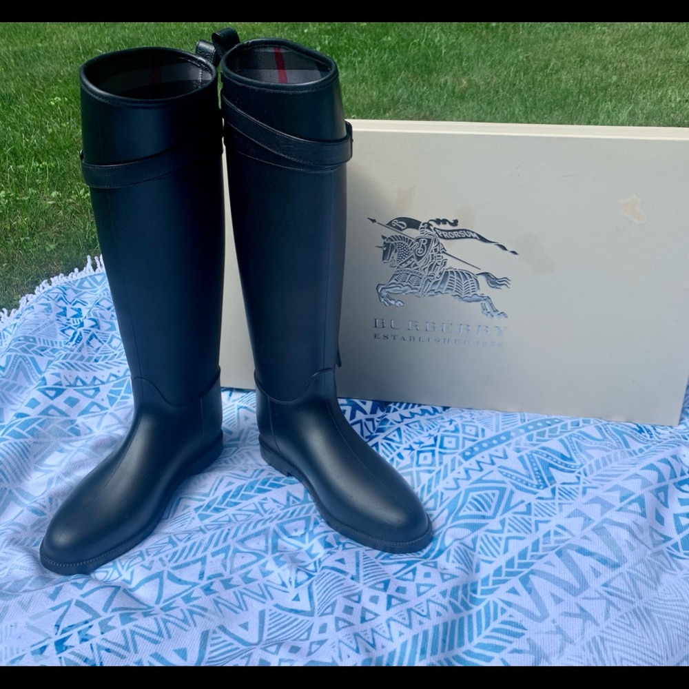 Burberry Brain with Belt Rain Boots